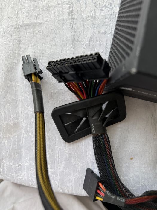 Vând sursă PC Corsair CX430 – 430W, stare bună