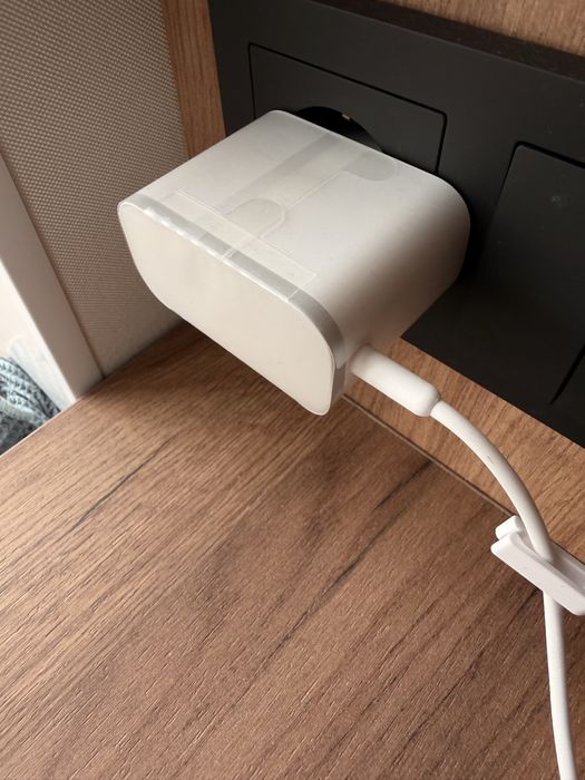 Продам Яндекс станцию Алиса