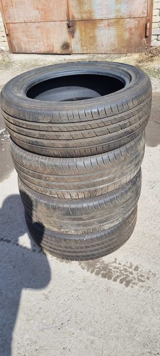 Резина в отличном состоянии.