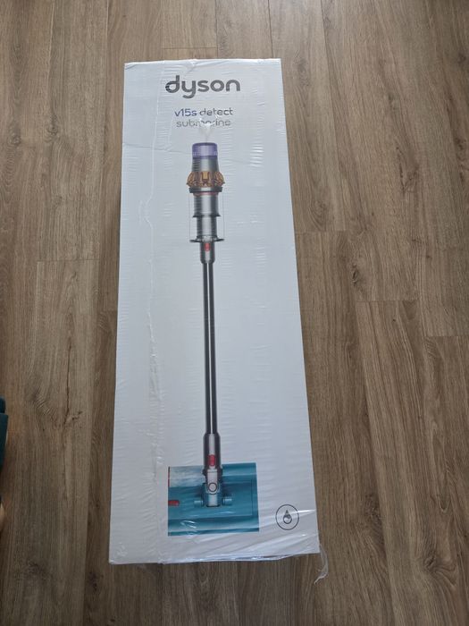 Vând dyson v15s detect submarine