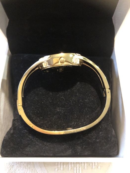 Невероятен нов швейцарски часовник Calvin Klein