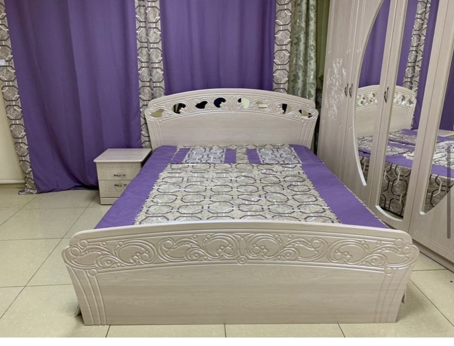 Срочно продам спальный гарнитур