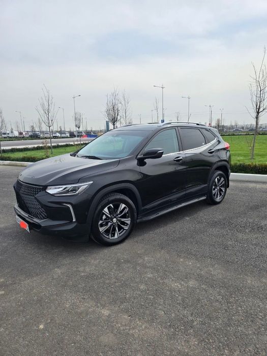 Продаеться машина Трэкер 2