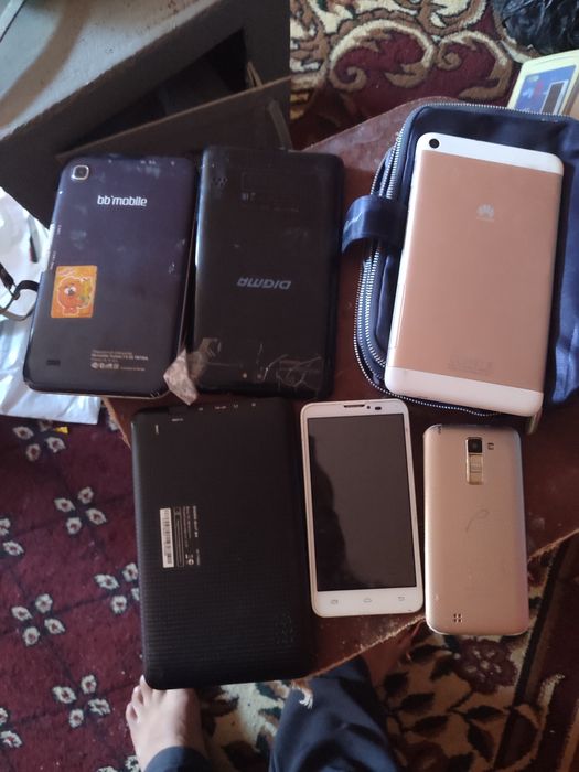 Планшет и телефон