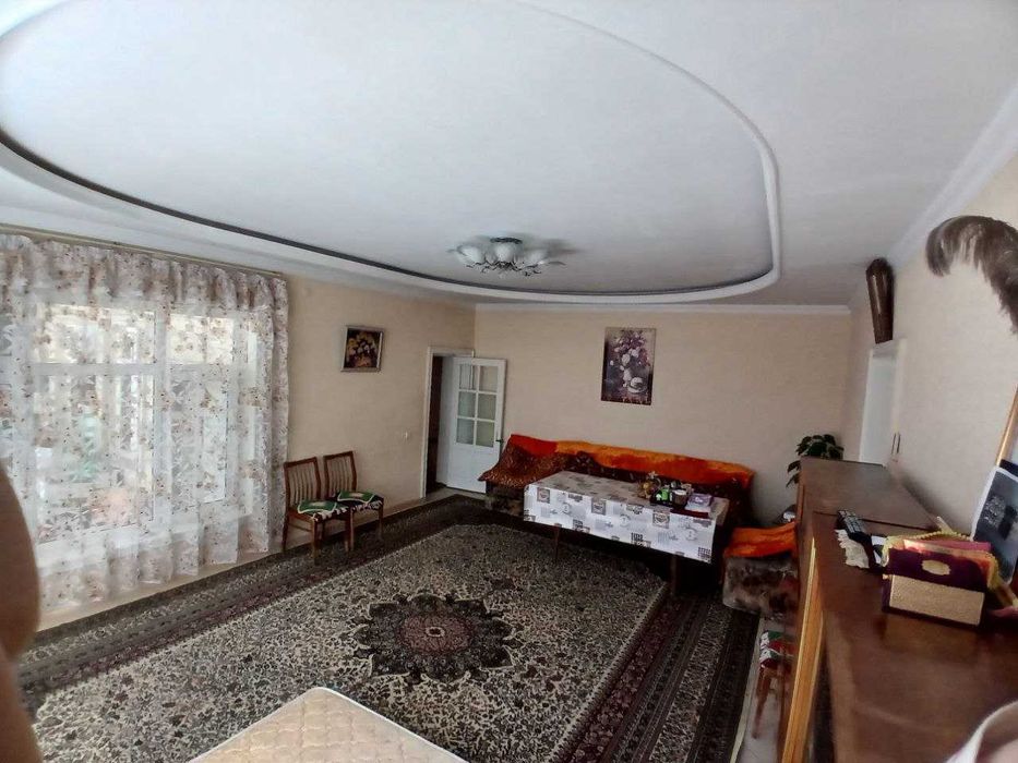 Продаю дом 5 комнат 3 сотки  Камолон м-ля ор-р метро Дружба народов