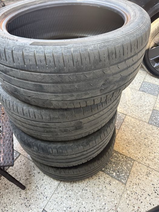 Продам летнию резину размер 245/45/19