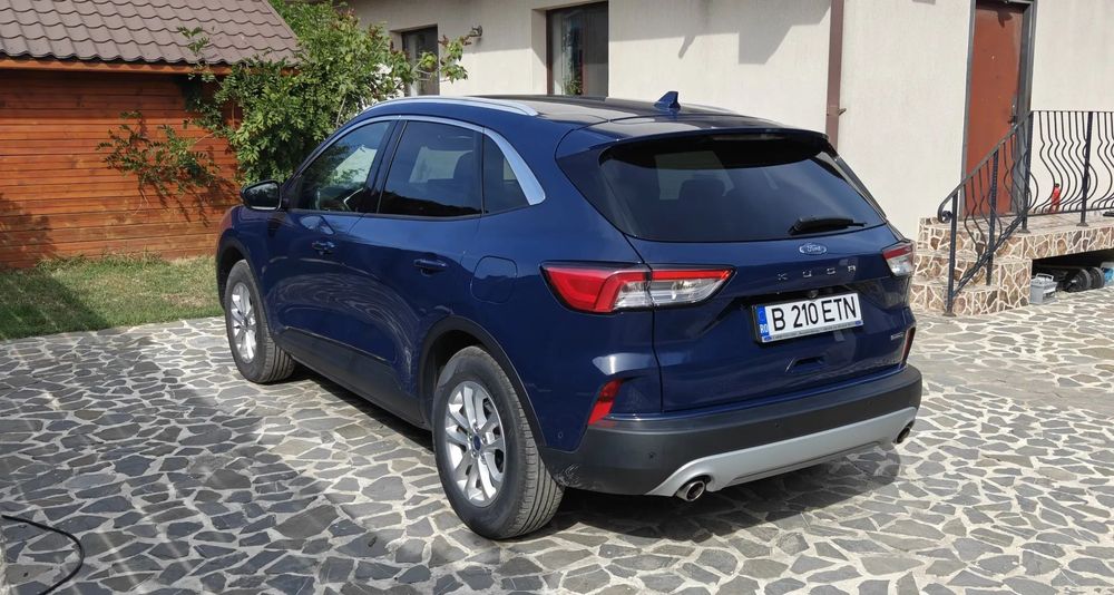 FORD Kuga 2022 — imagine 3