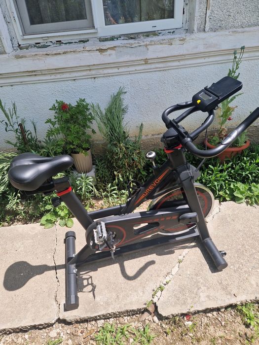 Bicicletă fitness / spinning UREVO aproape nouă