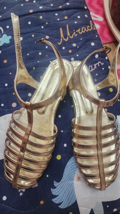 Босоножки 39 рр Турция Fabrika одеты пару раз