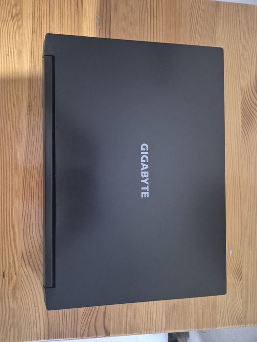 Геймърски Лаптоп Gigabyte / R5 5600H / RTX 3060 / 16GB Ram