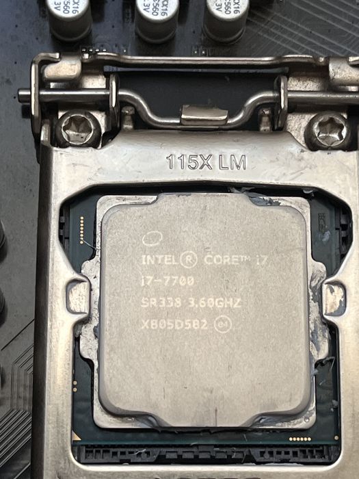 Vand procesor i7-7700+placa de baza gigabyte ga-b250m-d2v
