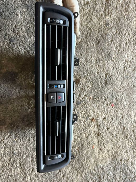Grila guri ventilatie ac centrala oem originale BMW seria 6 F06 F12 F13