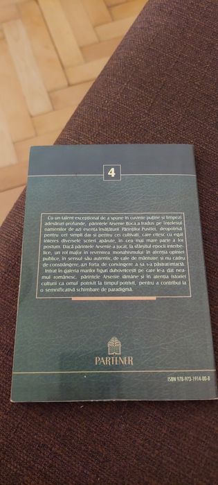Lot cărți religioase: Noul Testament + Părintele Arsenie Boca