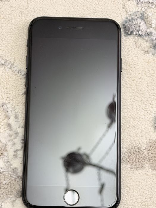 iPhone SE (2022)