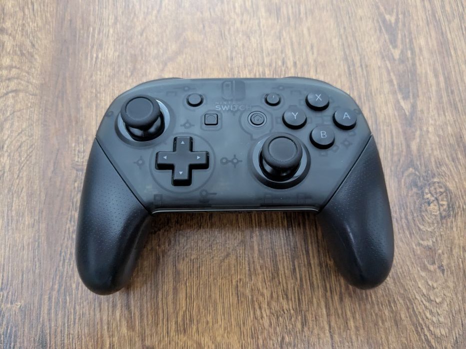 Nintendo Switch MODAT + Pro Controller +  128GB microSD