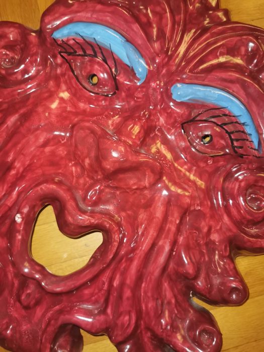 Антикварна порцеланова стенна маска Италия цветно декорирана 50х44 см