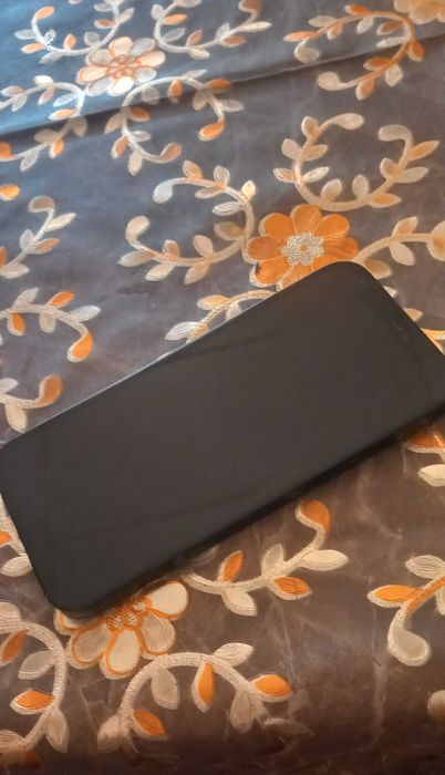 iPhone12запазен 300лв.