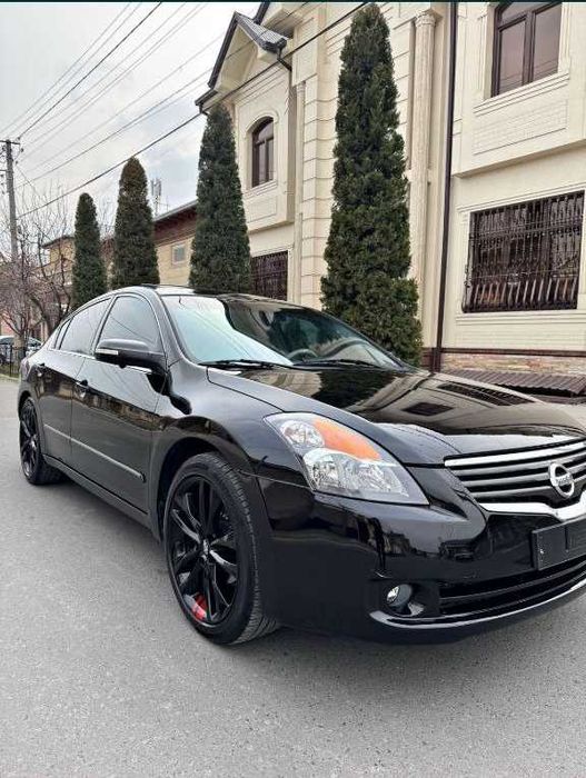 NIssan Altima (ideal)