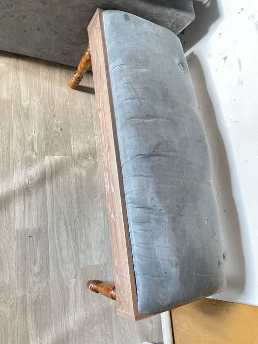 Продам диван пуфик в подарок!