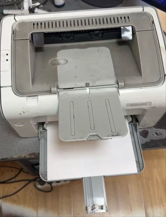 Продам принтер Hp 1102