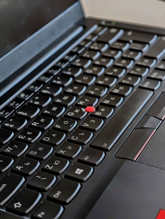 Лаптоп Lenovo ThinkPad E14 G2 AMD 7 4700 16GB RAM