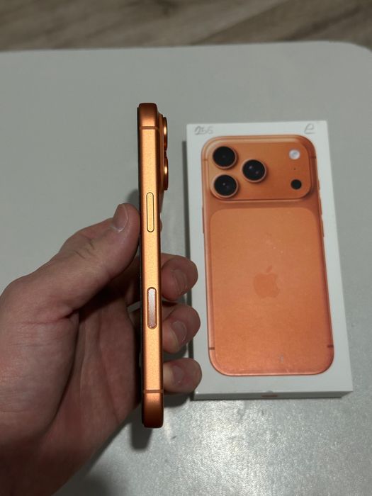 iPhone 17 Pro 256gb Cosmic Orange E-Sim