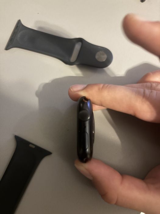 Se vinde apple Watch Series 9 45mm GPS aluminiu in state buna