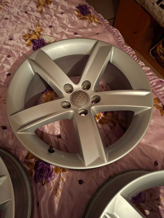 Джанти с гуми  17 5х 112 от ауди а5 7.5ж ет 28 audi a5 7.5j et 28