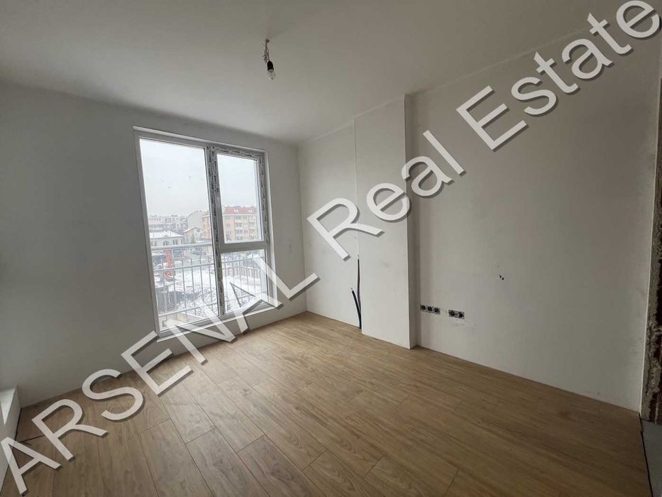 Продаваме четиристаен апартамент, Надежда 1