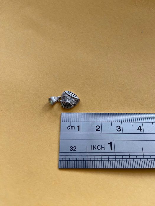 Сребърна висулка - сърце с камъчета