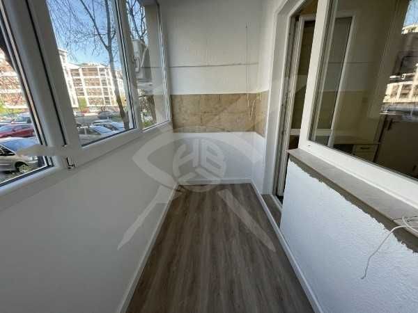 Дава се под наем Четиристаен апартамент в Пловдив, Тракия - 86 кв.м за 648.21 € - Снимка #3