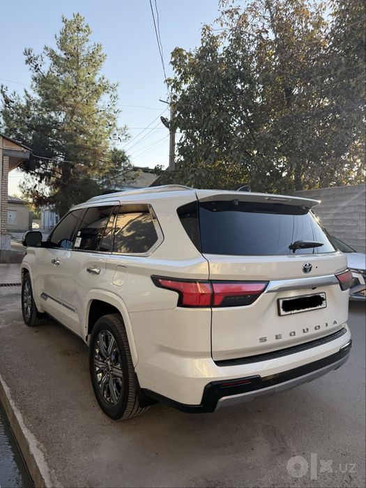 Toyota Sequoia Capstone