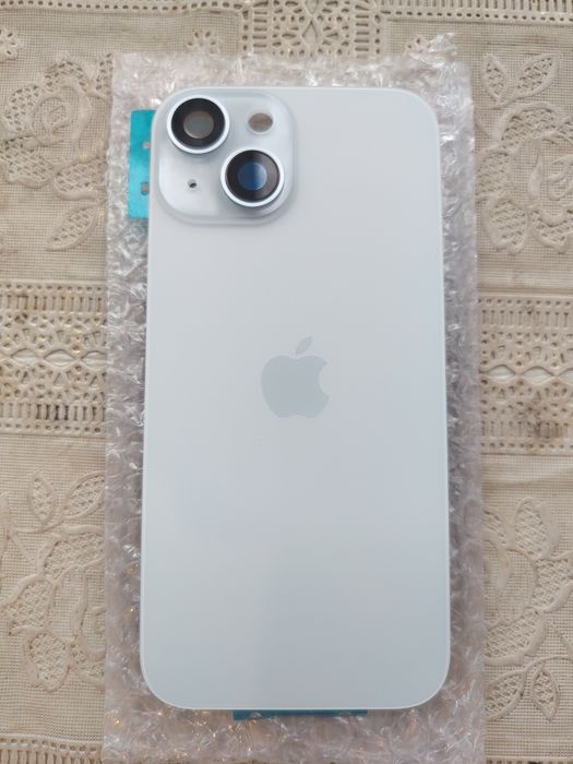 iPhone 15 задняя панель
