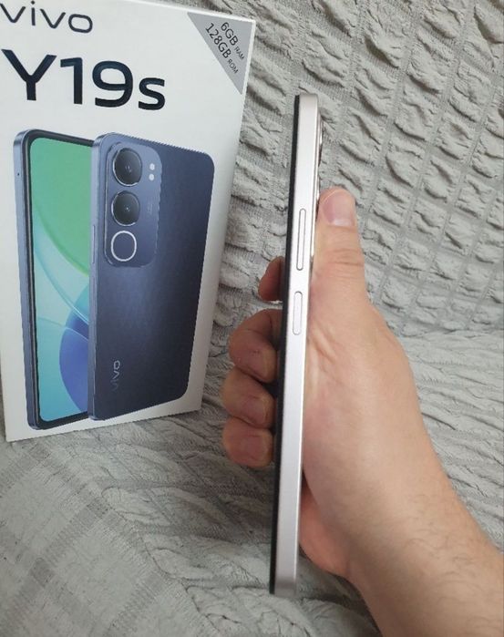 Srochna Sotiladi Vivo Y19S 8/128GB Silver White Igravoy Karobka Yaxshi