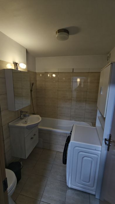 Garsonieră la casă cu curte proprie – Zona Piața Muncii (2 min. metrou) – Ideală pentru o studentă / domnișoara.Direct de la Proprietar(Fara Agenții)