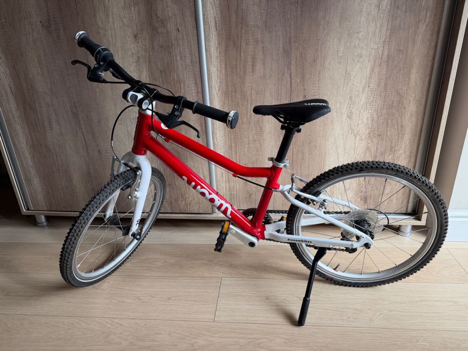 Vând bicicletă Woom 4