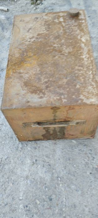 Продам металлическую емкость