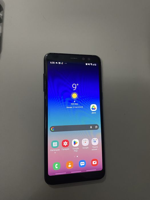 Samsung A8 Продам