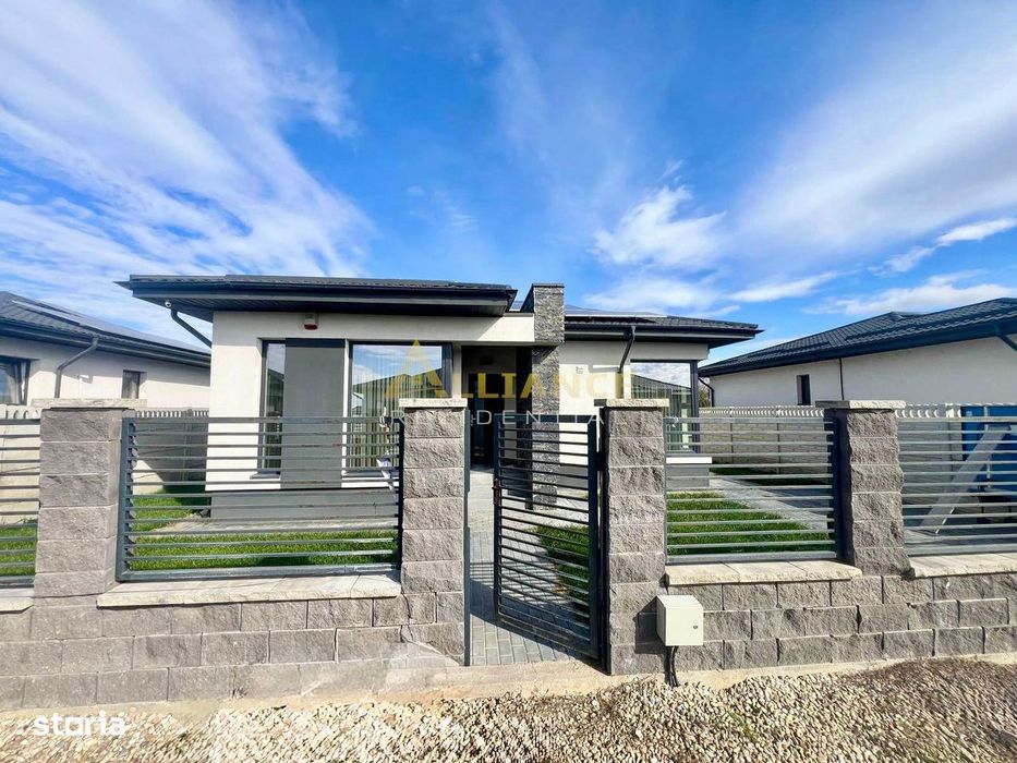 Casa individuala | P+Pod | 3 camere | Panouri solare | Incalzire in pa
