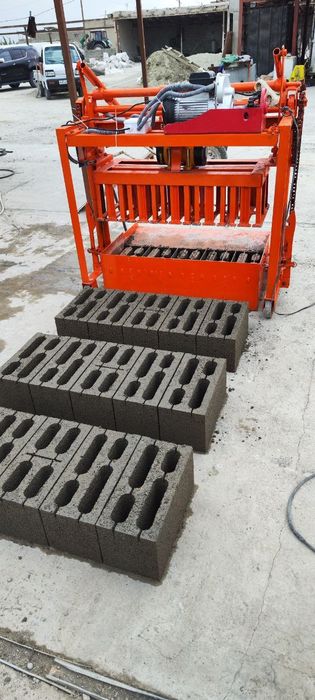 Shlakablok aparat pol avtomat 220v   kreditga xam boladi