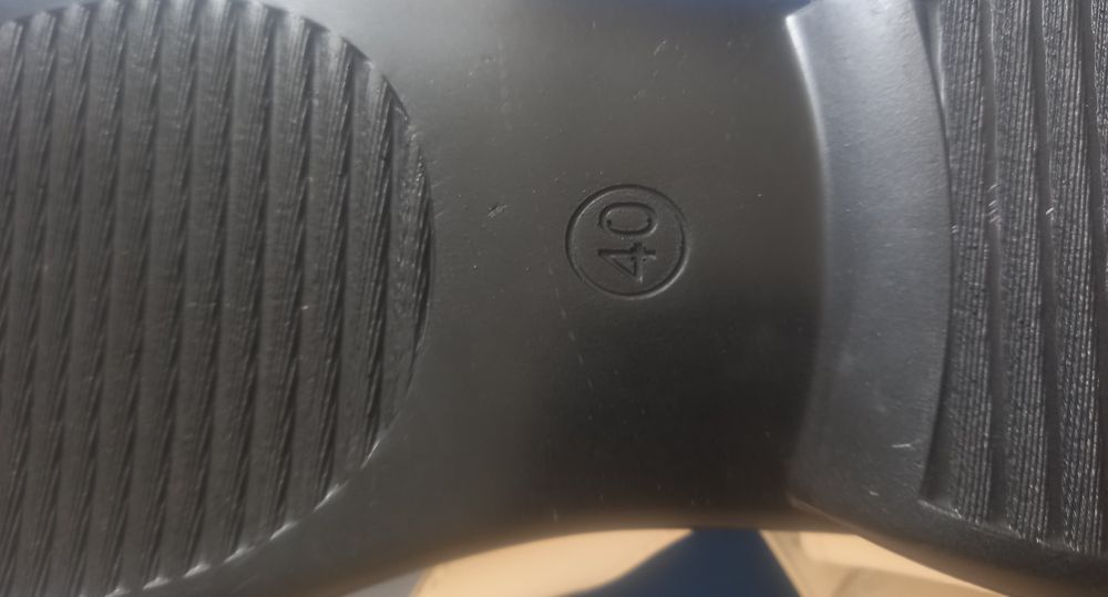 Продаются новые женские летние босоножки.