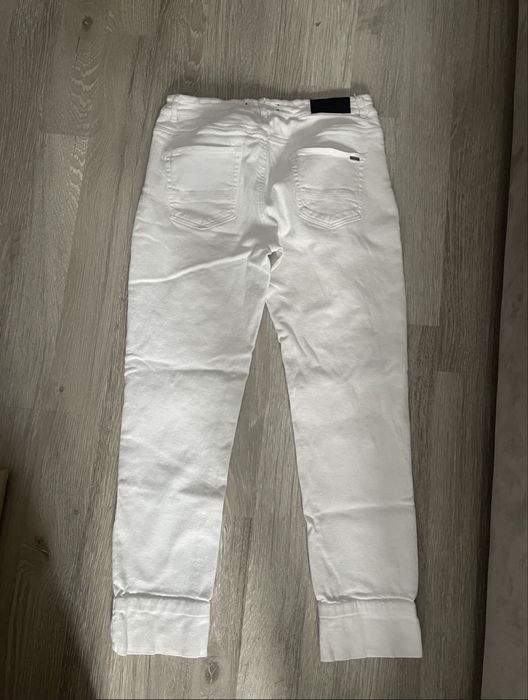 Blugi Amiri Albi