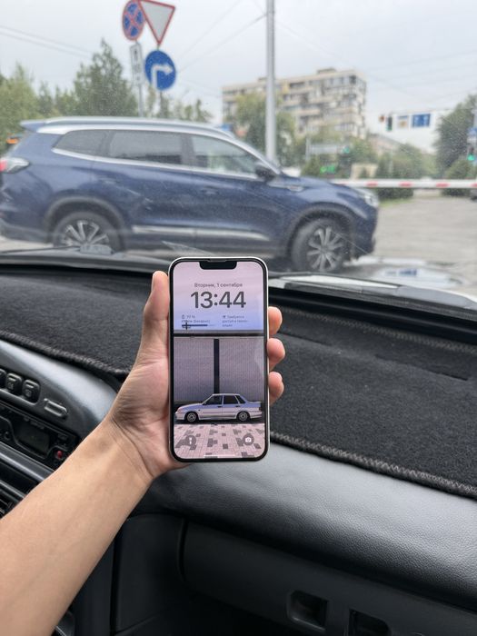 Iphone 13 состаяние хороший