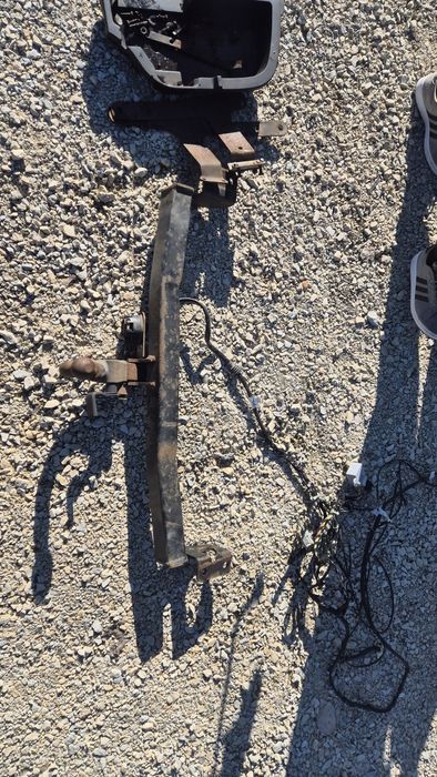 Оригинални Тегличи за Тойота Авенсис  Т25 Комби 2003- 2007г