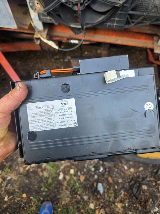 CD Changer за Mercedes