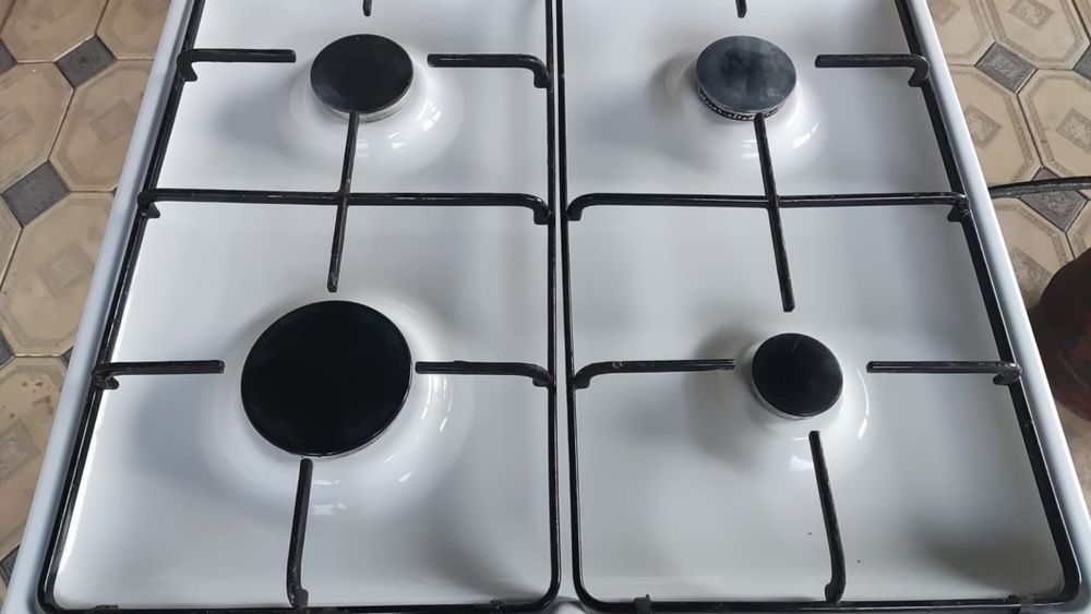 Продам газовую плиту