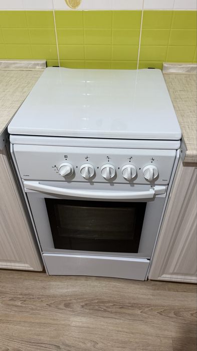 Продам газовую плиту