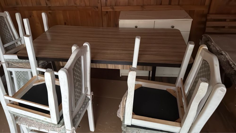 Продам стол и стулья