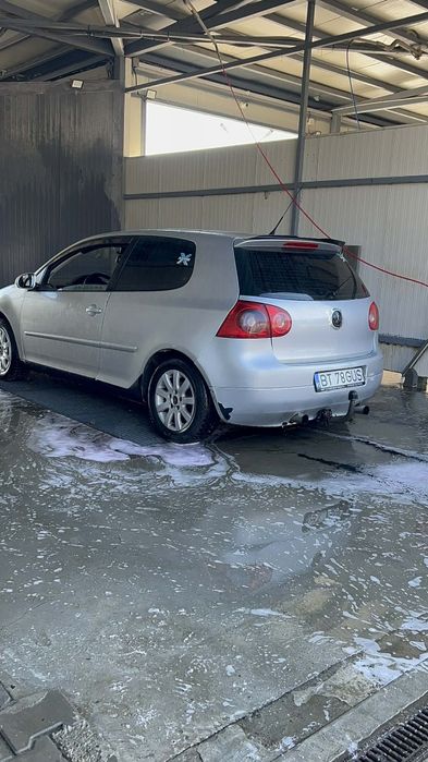 Vând golf 5 1,9 TDI 
Se vinde Volkswagen Golf 5, a