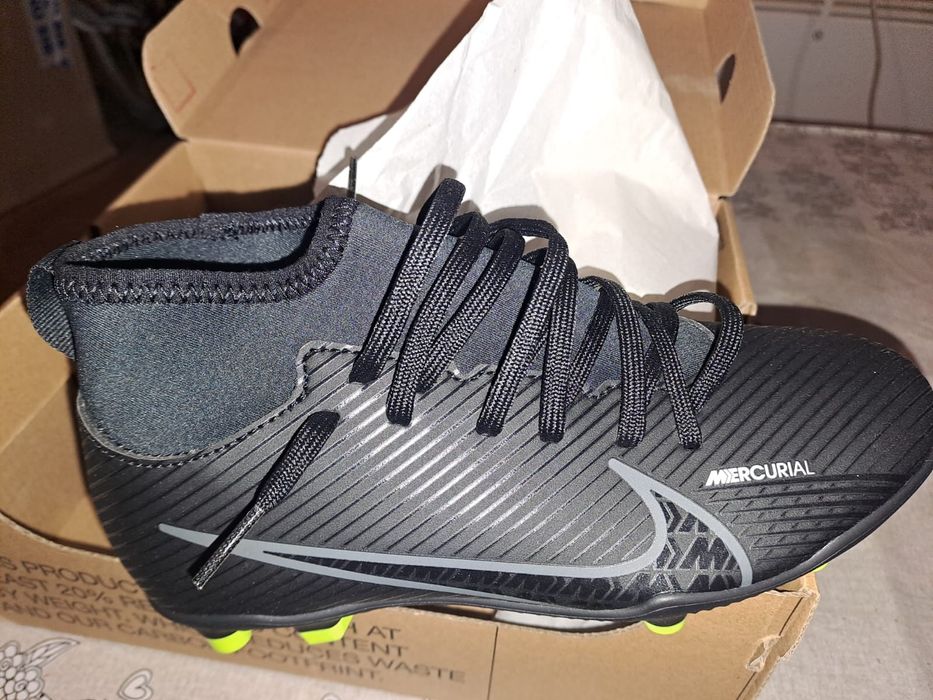 Vând ghete de fotbal Nike Mercurial,  marimea 35